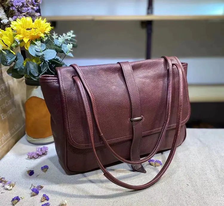 Elegant Leather Messenger Bag
